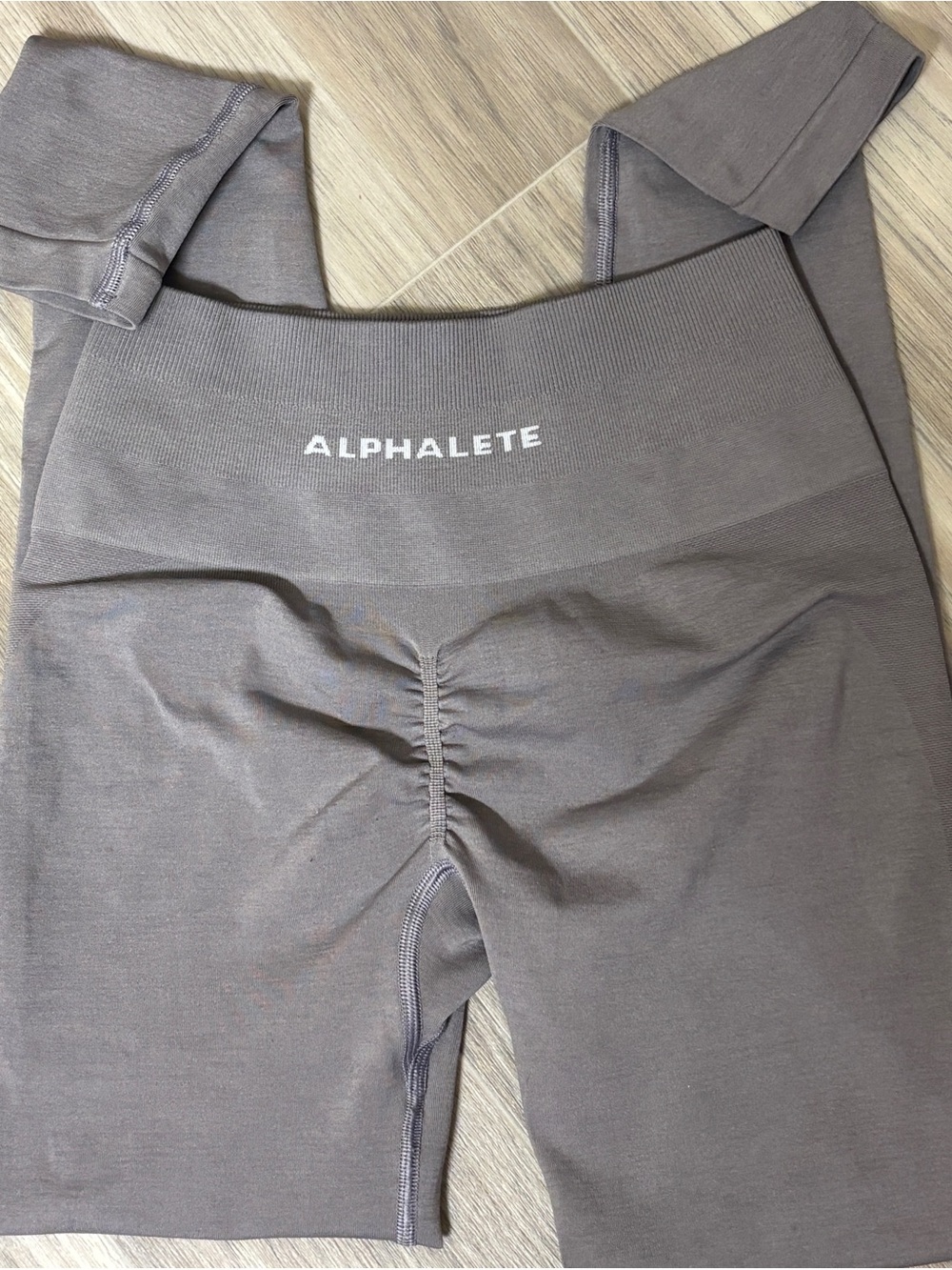 Alphalete Scrunch High-Waist Leggings - Taupe Gray